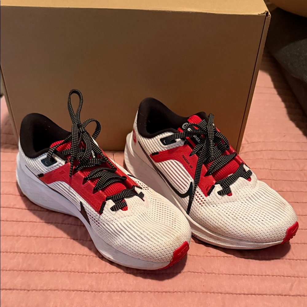 Nike Zoom Pegasus 40 White and Red Athletic Shoes